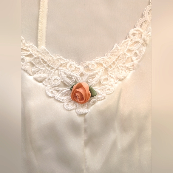 90’s Maternity Nightgown – Lace Trim & Rosebud – 24” PTP Vintage - Picture 2 of 6